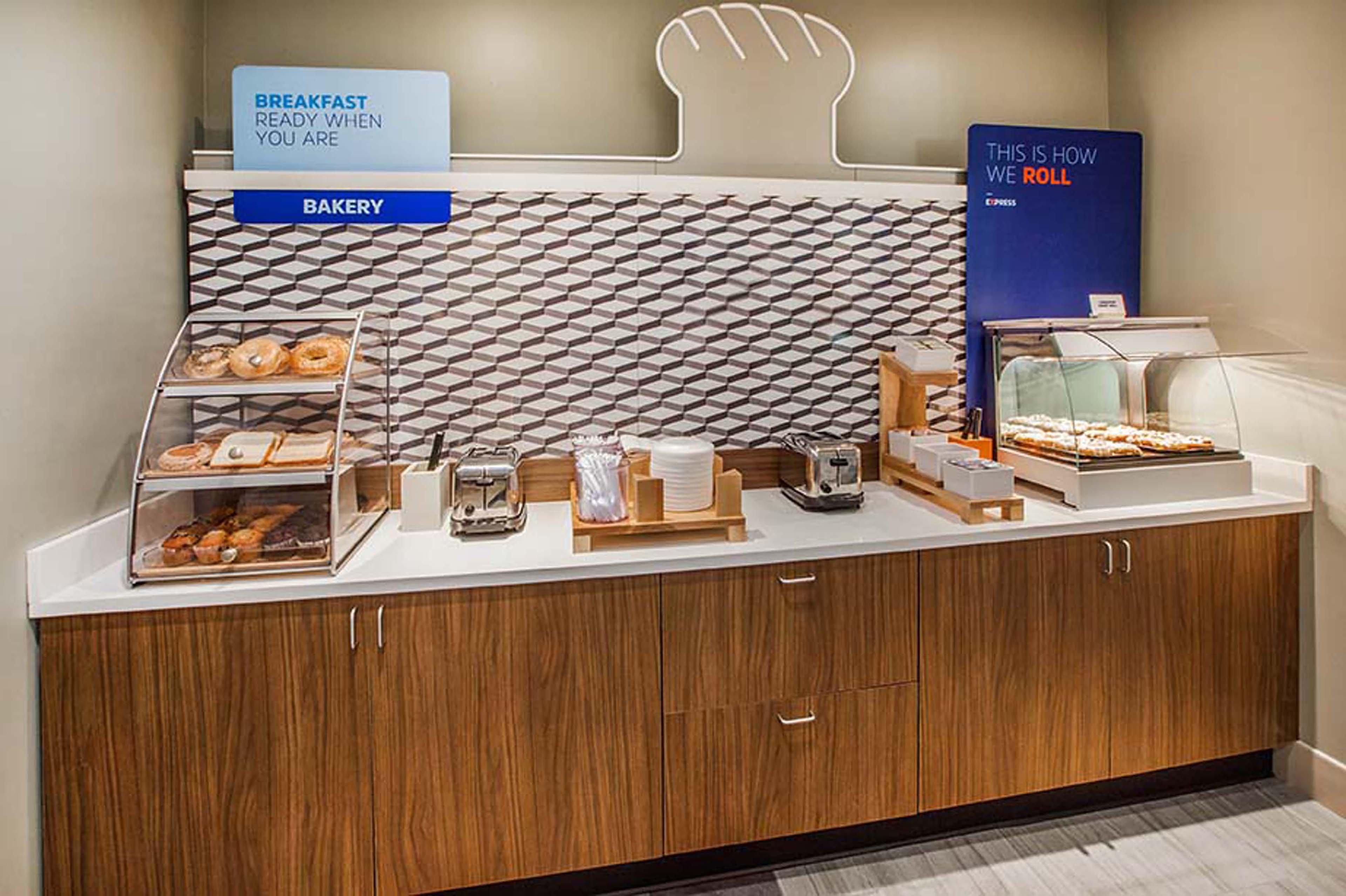 Holiday Inn Express Indianapolis South By Ihg Exterior photo