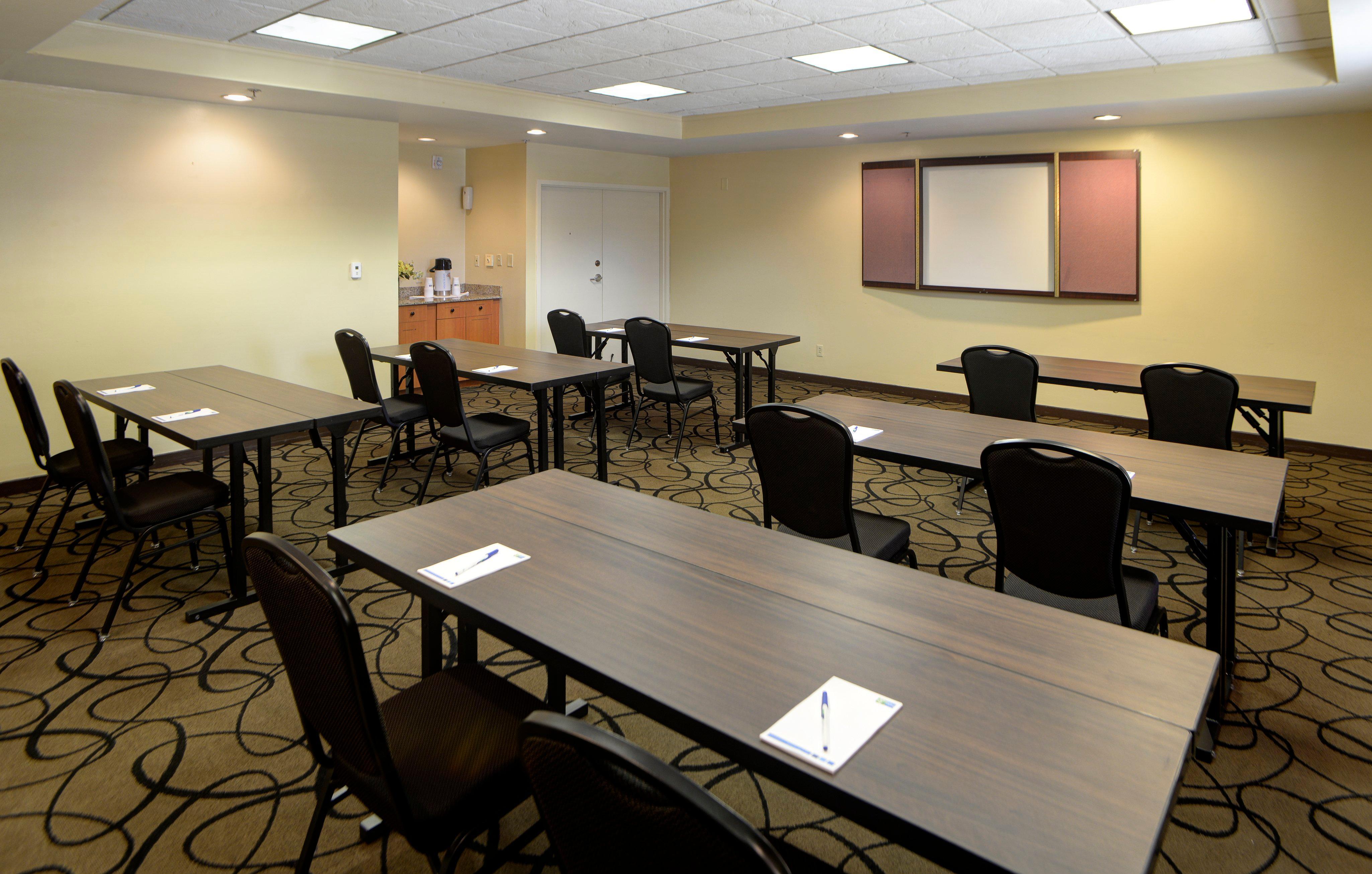 Holiday Inn Express Indianapolis South By Ihg Exterior photo